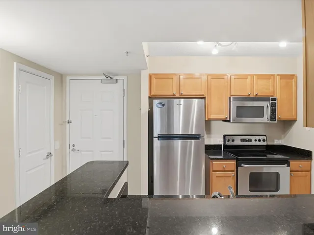 $2,900 | 880 North Pollard Street, Unit 323, Arlington, VA 22203