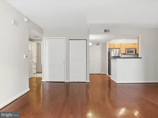 $2,900 | 880 North Pollard Street, Unit 323, Arlington, VA 22203