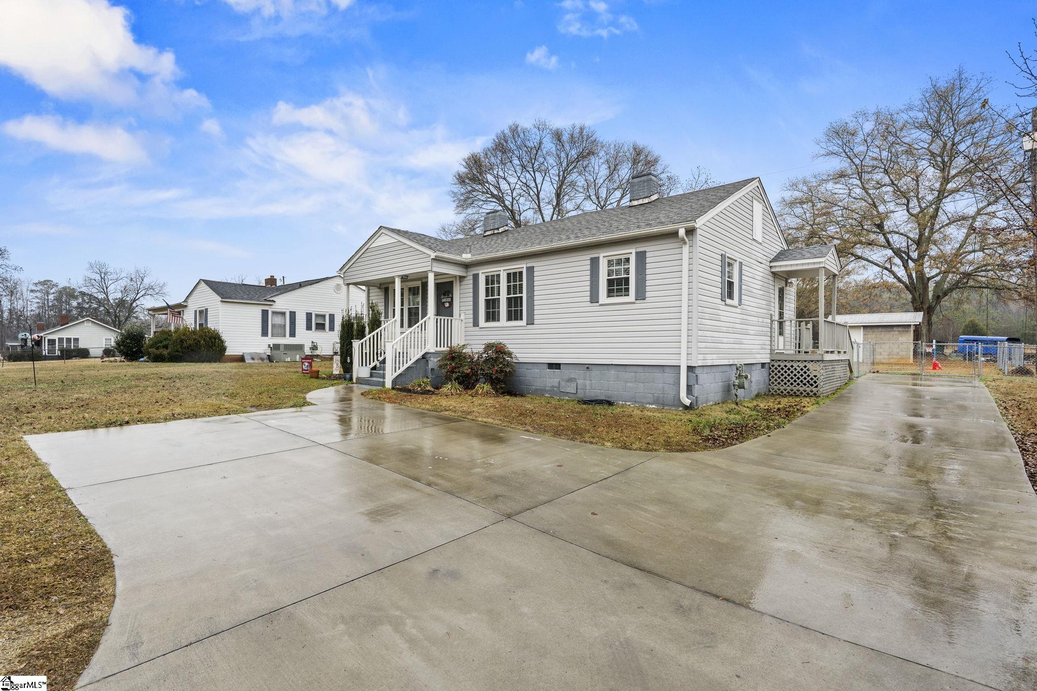 11923 Bhp Highway Honea Path, SC 29654 - Photo 7 of 25