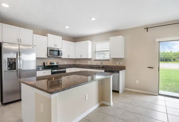 $2,800 | 7322 KIng Creek Drive, Sun City Center, FL 33573