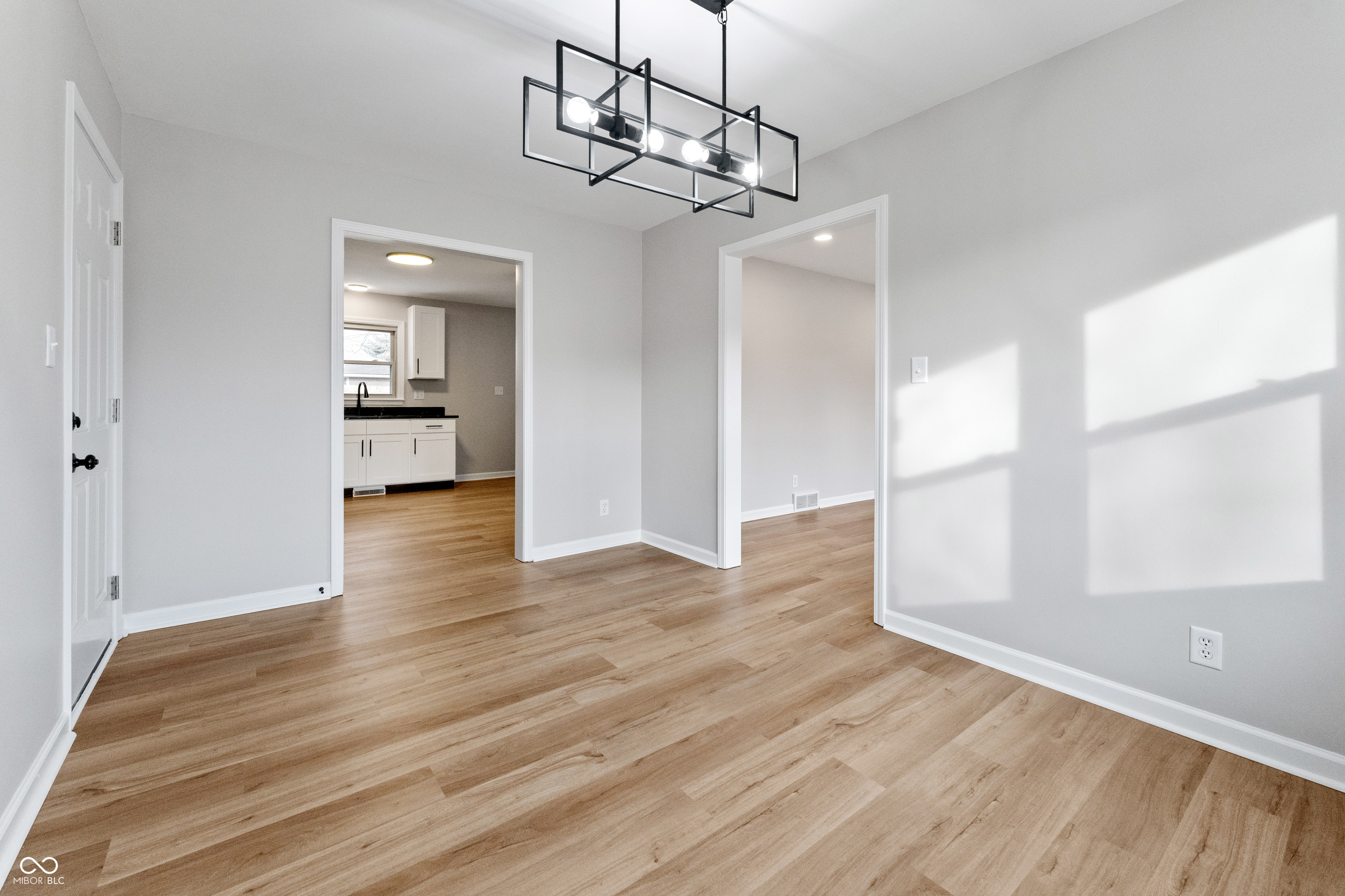 2718 Orchard Lane Columbus, IN 47201 - Photo 11 of 38