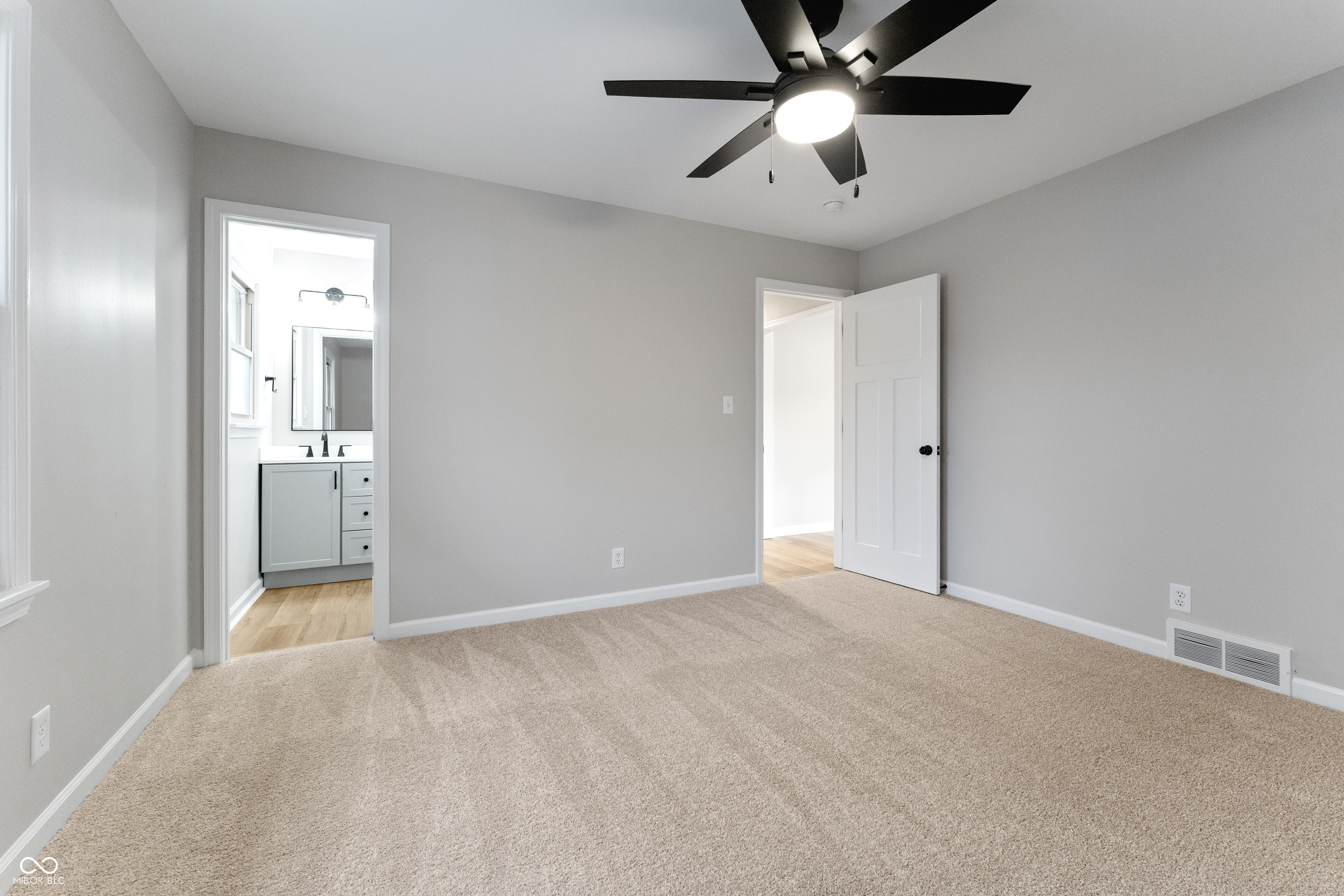 2718 Orchard Lane Columbus, IN 47201 - Photo 14 of 38