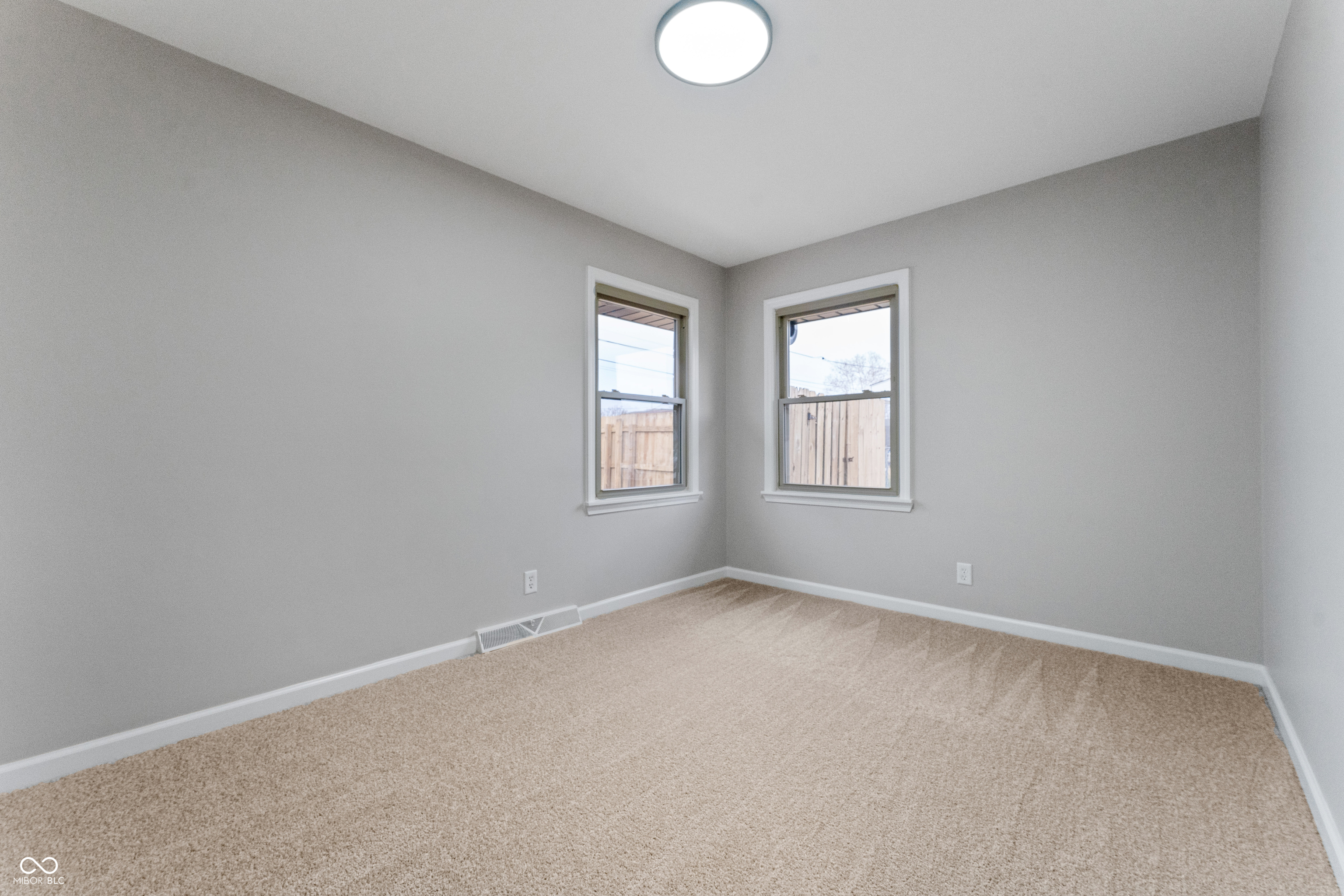 2718 Orchard Lane Columbus, IN 47201 - Photo 20 of 38