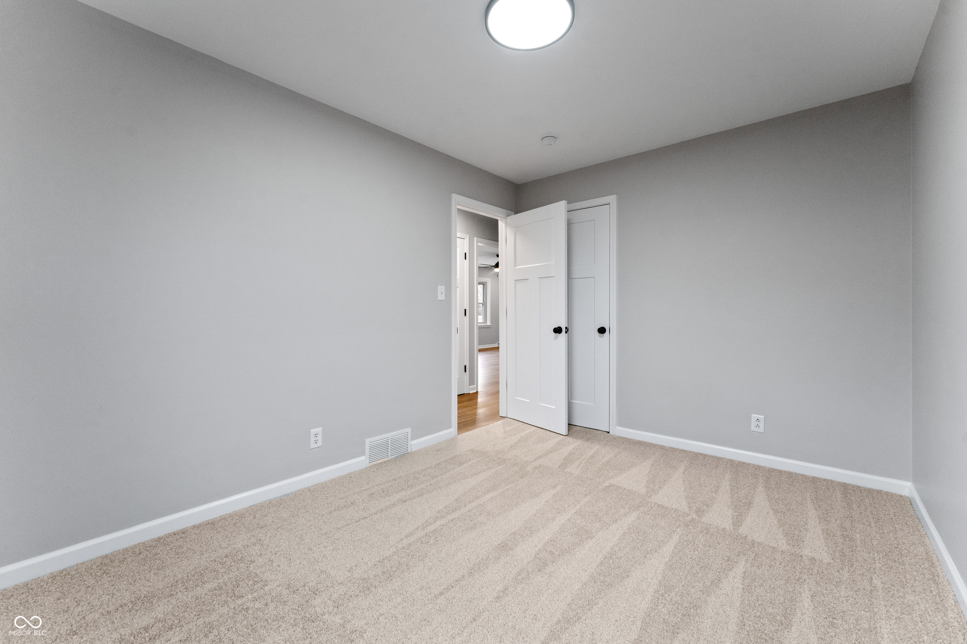 2718 Orchard Lane Columbus, IN 47201 - Photo 21 of 38