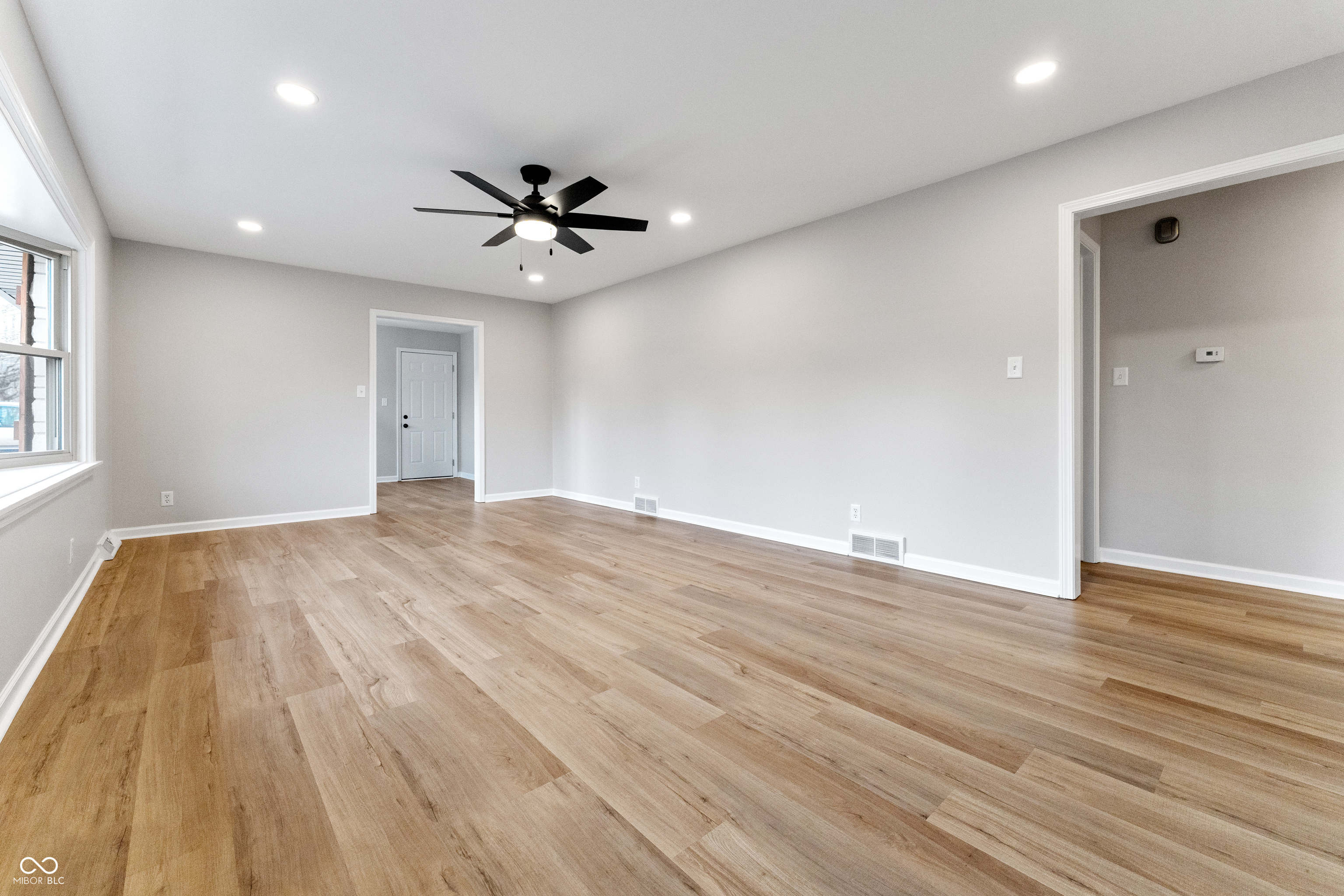 2718 Orchard Lane Columbus, IN 47201 - Photo 5 of 38