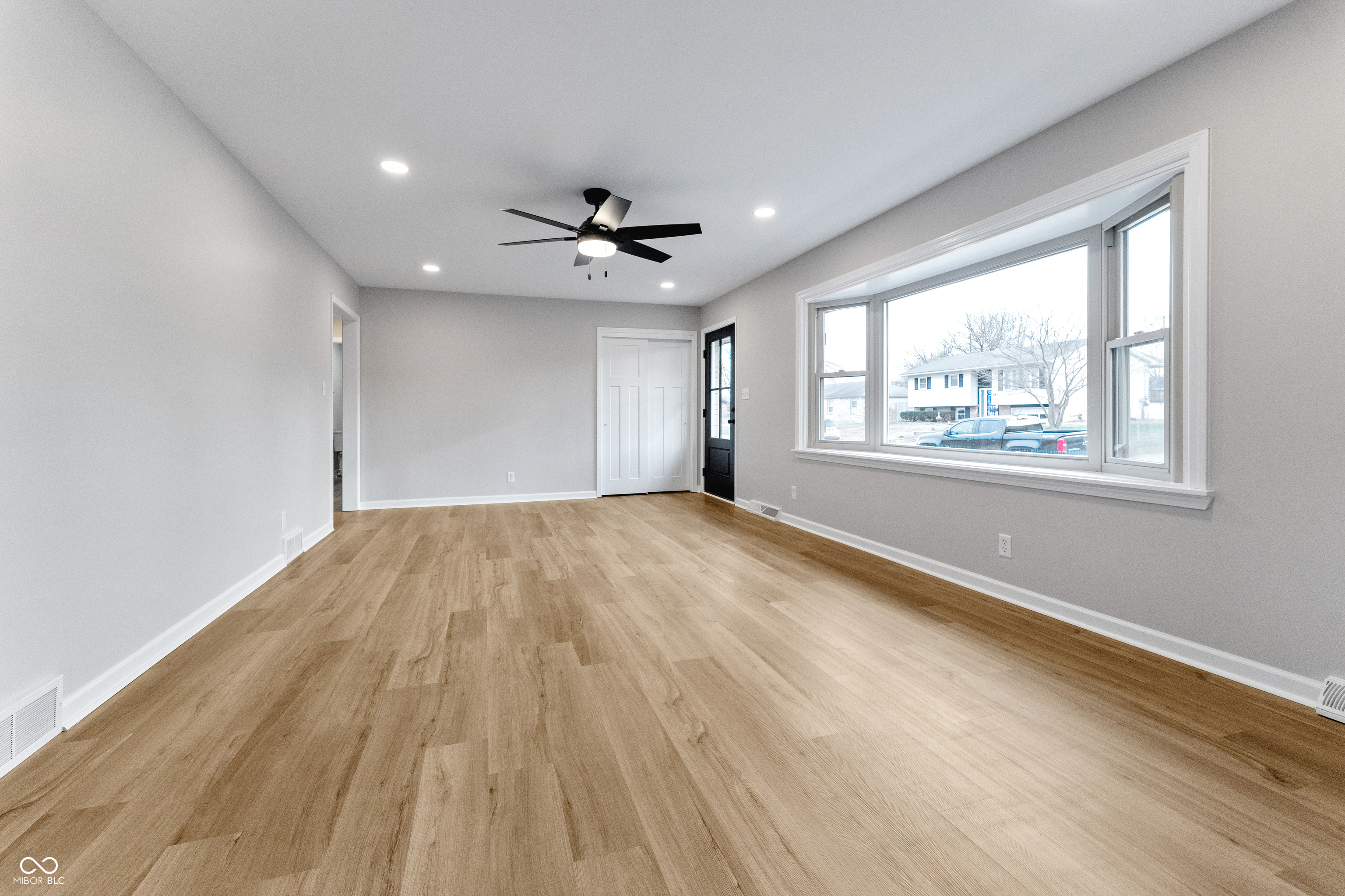 2718 Orchard Lane Columbus, IN 47201 - Photo 6 of 38