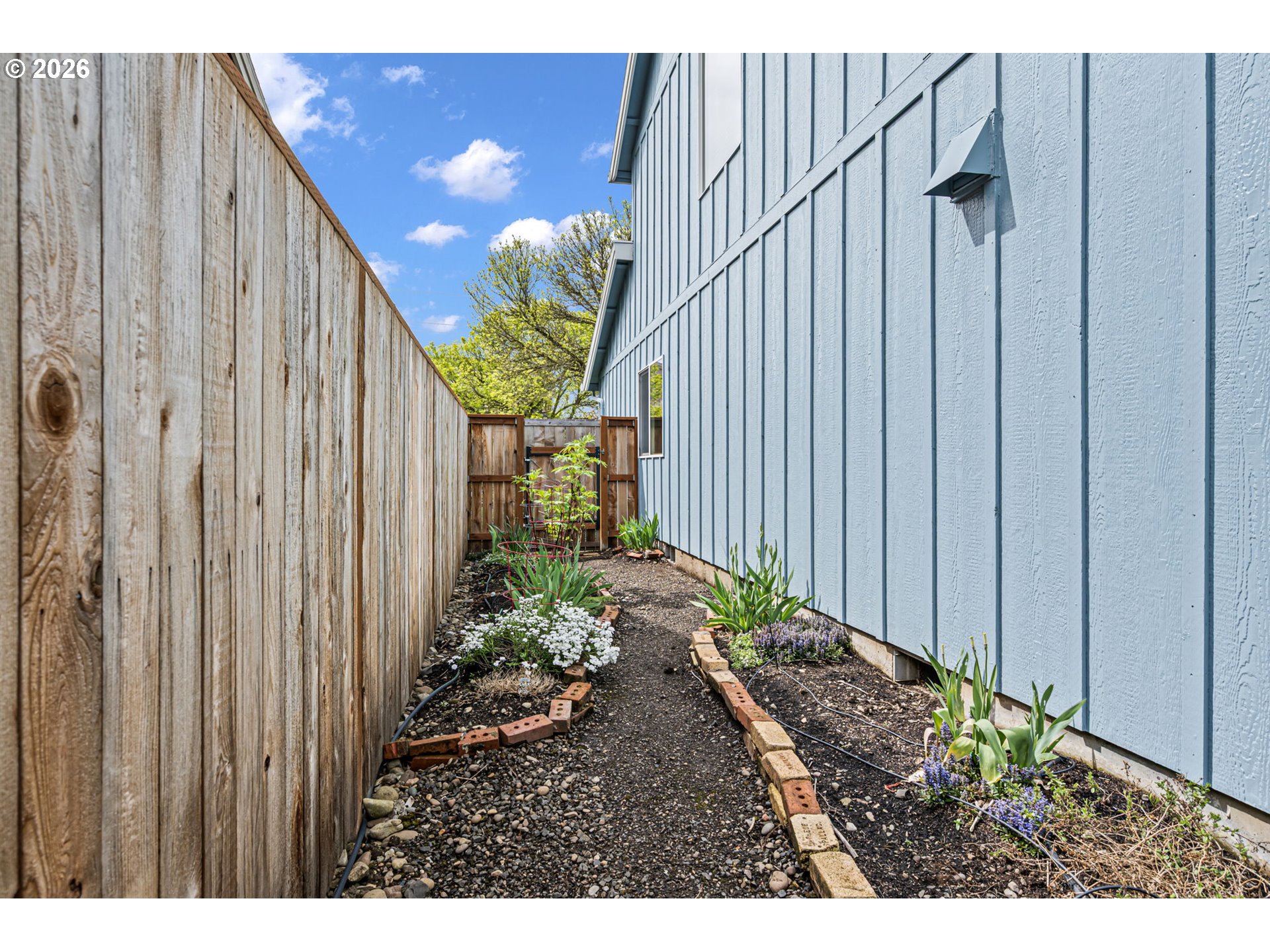 265 Southeast Casting Street Albany, OR 97322 - Photo 38 of 48 a view of a pathway & a pathway