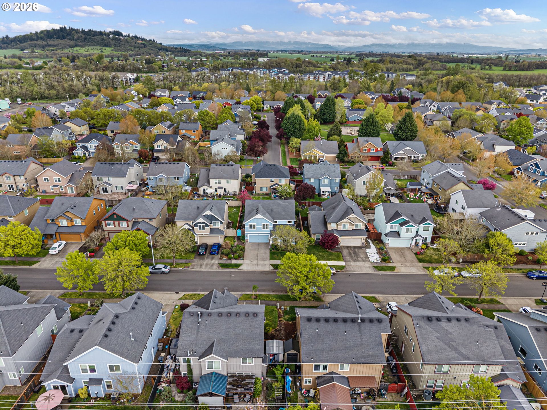 265 Southeast Casting Street Albany, OR 97322 - Photo 41 of 48 an aerial view of a city with lots of residential buildings