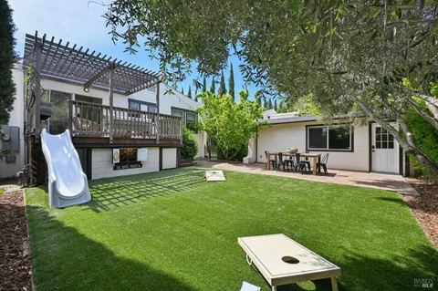 $1,799,000 | 144 Morningside Drive, San Anselmo, CA 94960