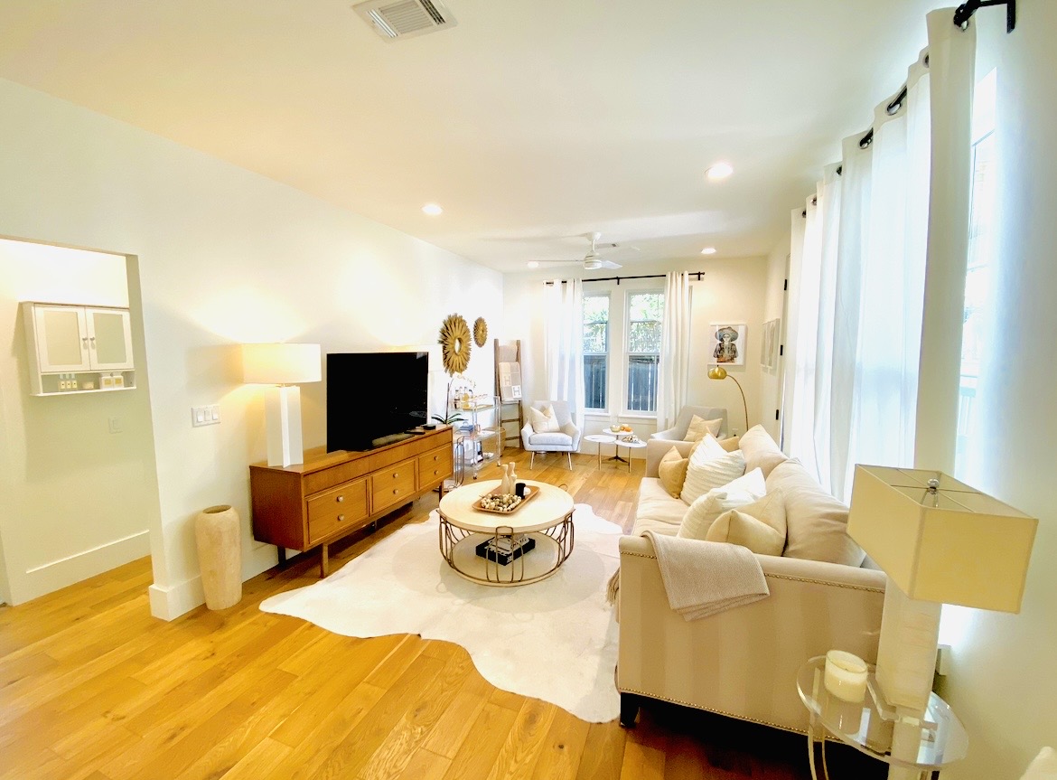 1903 West 30th Street Austin, TX 78703 - Photo 10 of 12 a living room with furniture and a flat screen tv