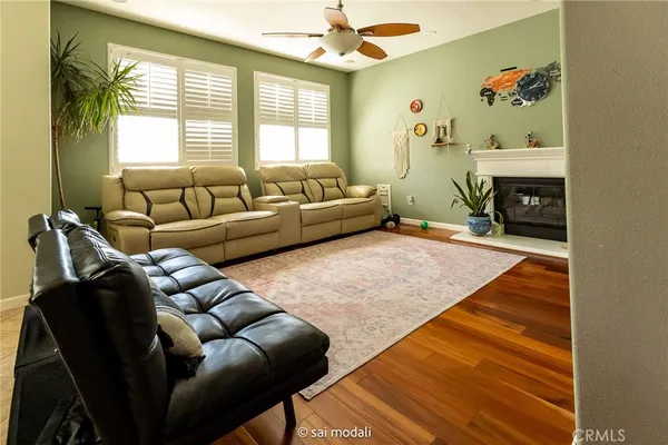 $4,750 | 19920 Via Joyce Drive, Saugus, CA 91350