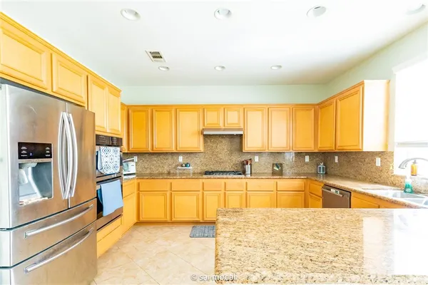 $4,750 | 19920 Via Joyce Drive, Saugus, CA 91350