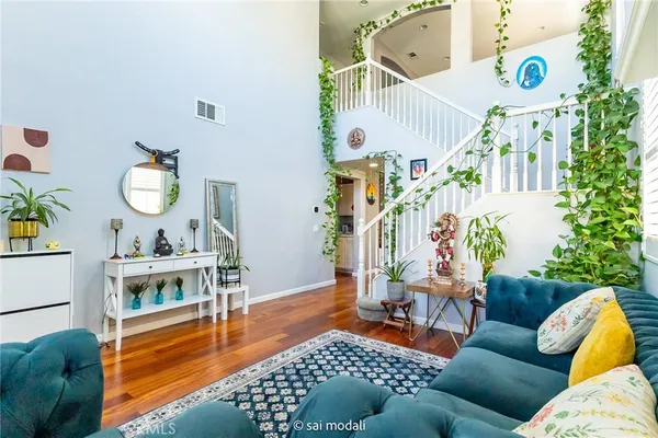 $4,750 | 19920 Via Joyce Drive, Saugus, CA 91350