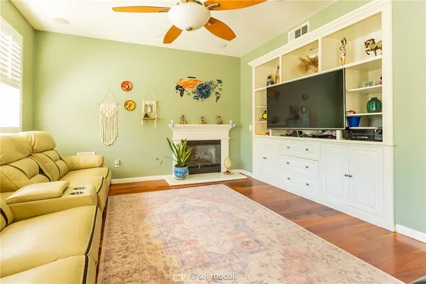 $4,750 | 19920 Via Joyce Drive, Saugus, CA 91350