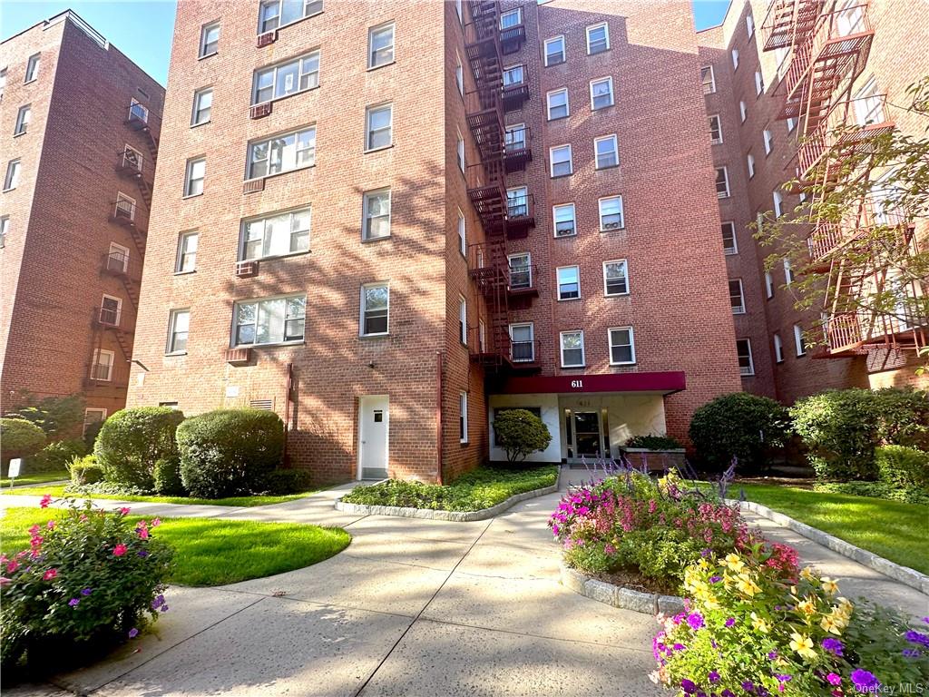 611 Palmer Road, Unit 3R, Yonkers, NY 10701 Compass