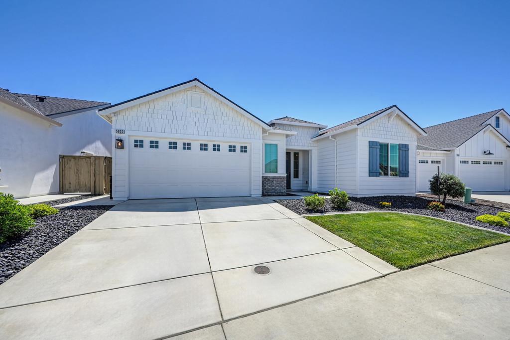 5033 Misty Ridge Drive Roseville, CA 95747 - Photo 3 of 37