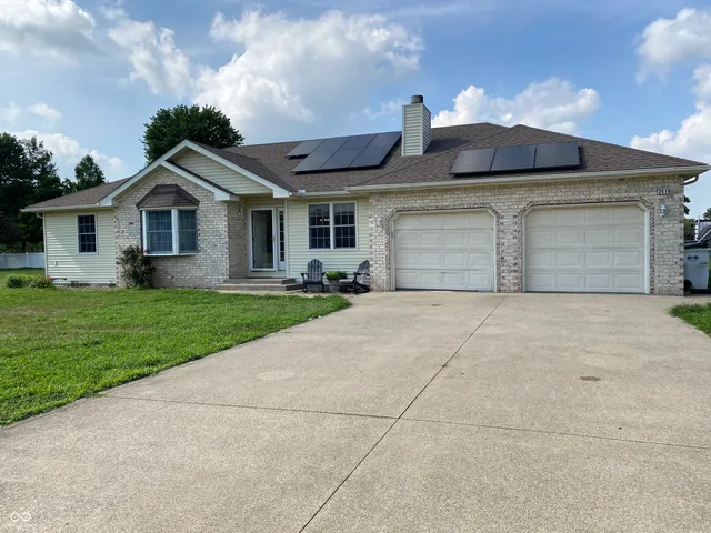 $279,900 | 3919 West Wahachee Drive, Terre Haute, IN 47802