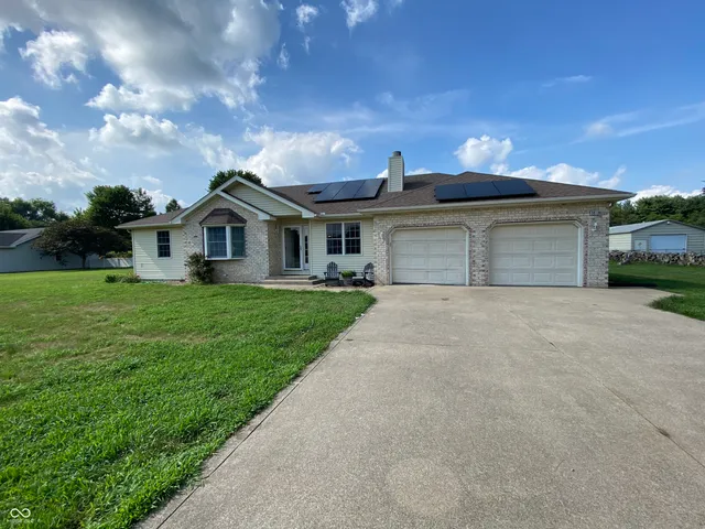 $274,900 | 3919 West Wahachee Drive, Terre Haute, IN 47802