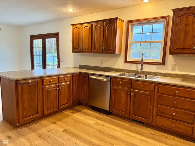 $274,900 | 3919 West Wahachee Drive, Terre Haute, IN 47802