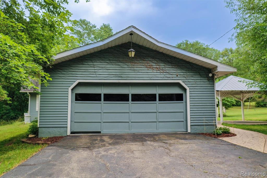 12460 White Lake Road Fenton, MI 48430 - Photo 44 of 55