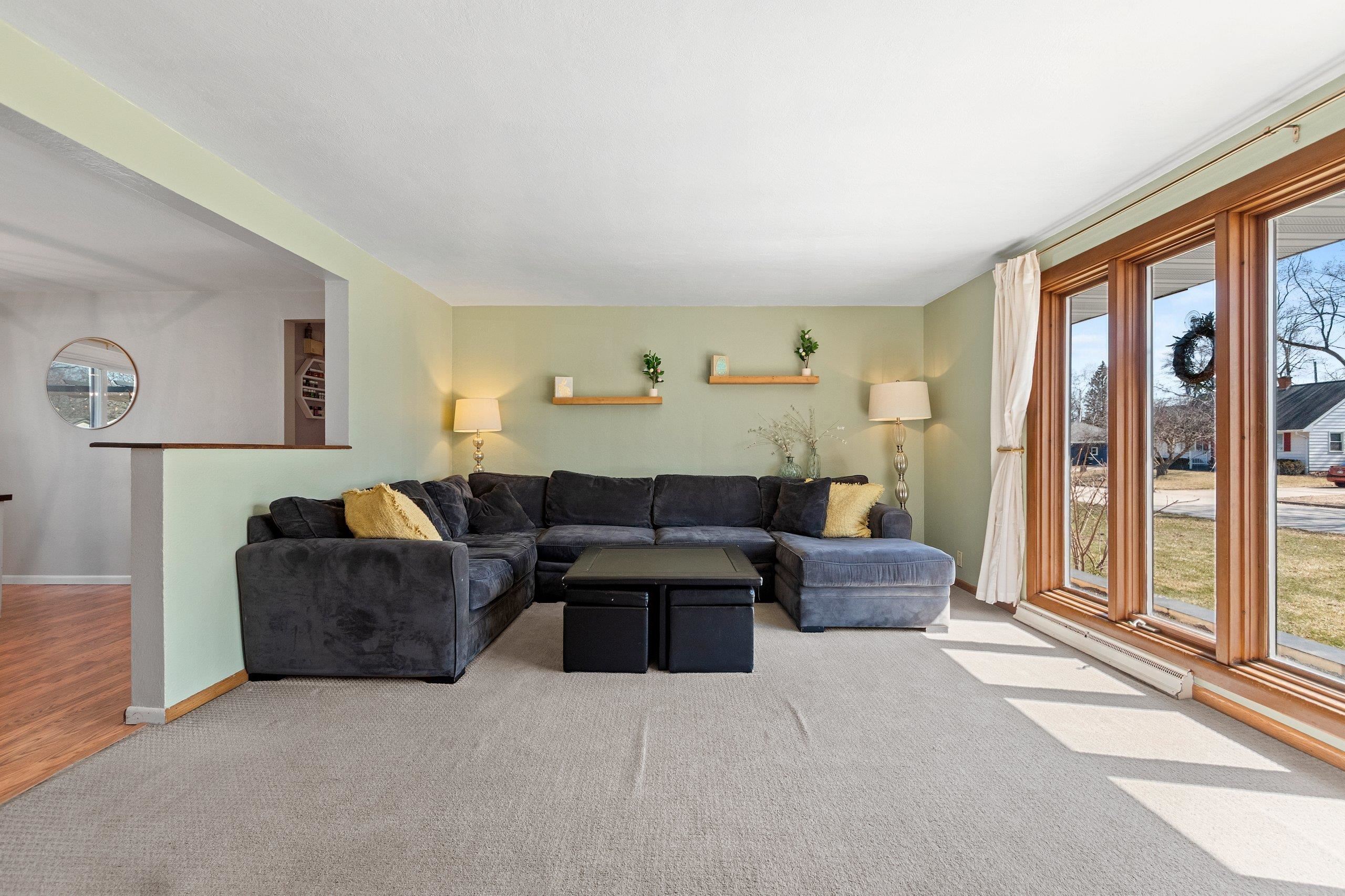 421 Memory Court Green Bay, WI 54301 - Photo 11 of 41