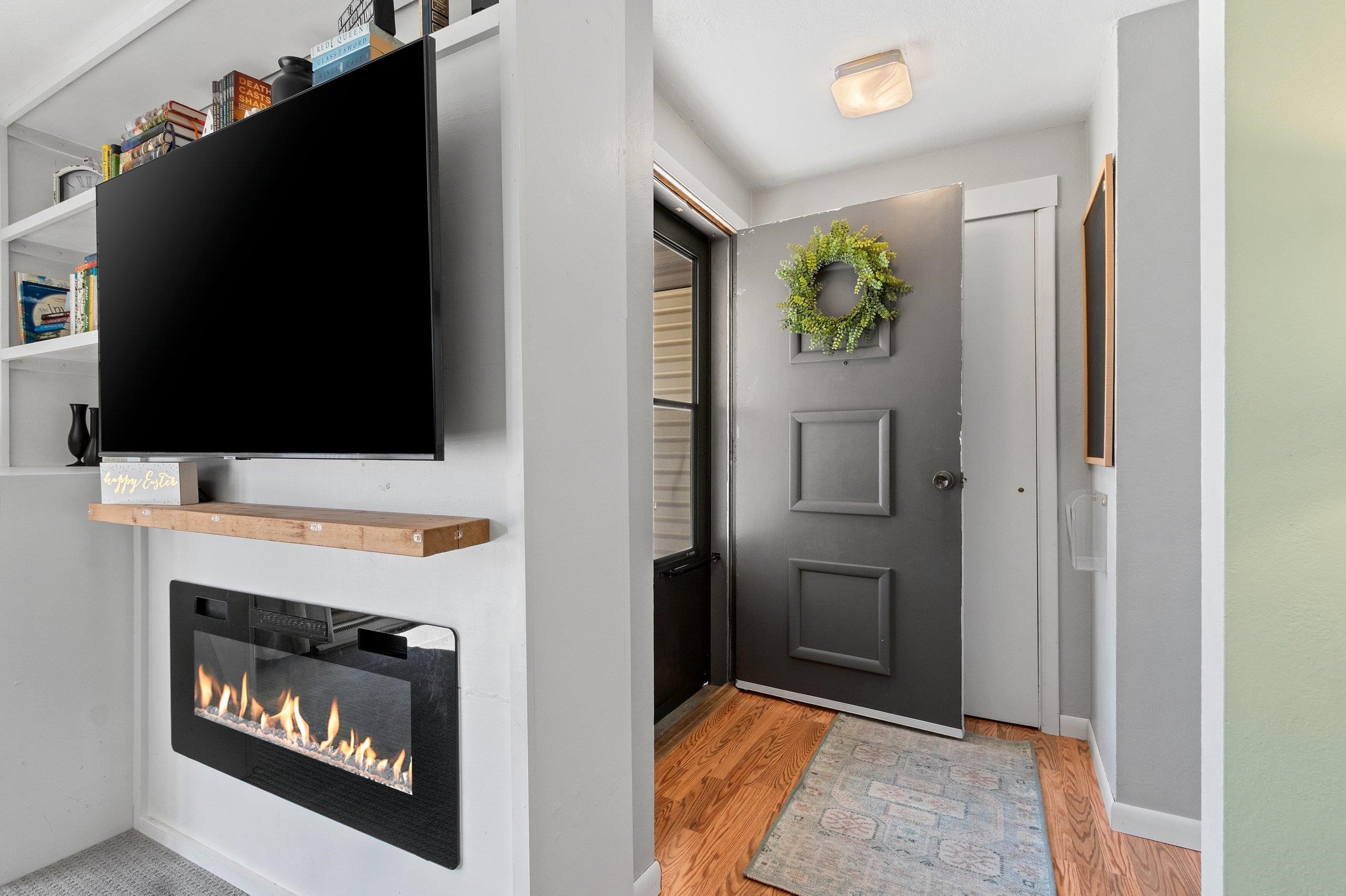 421 Memory Court Green Bay, WI 54301 - Photo 12 of 41