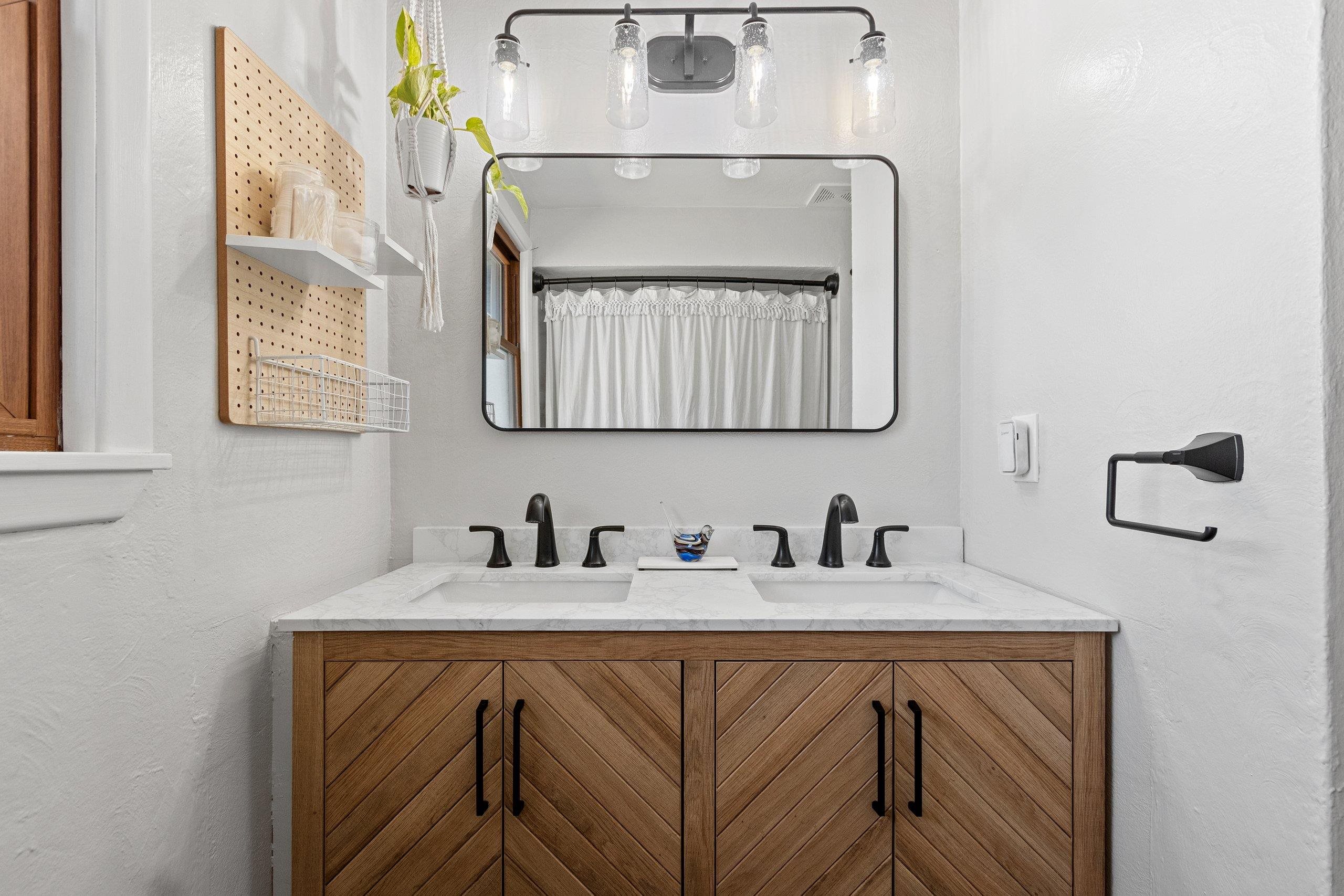 421 Memory Court Green Bay, WI 54301 - Photo 13 of 41