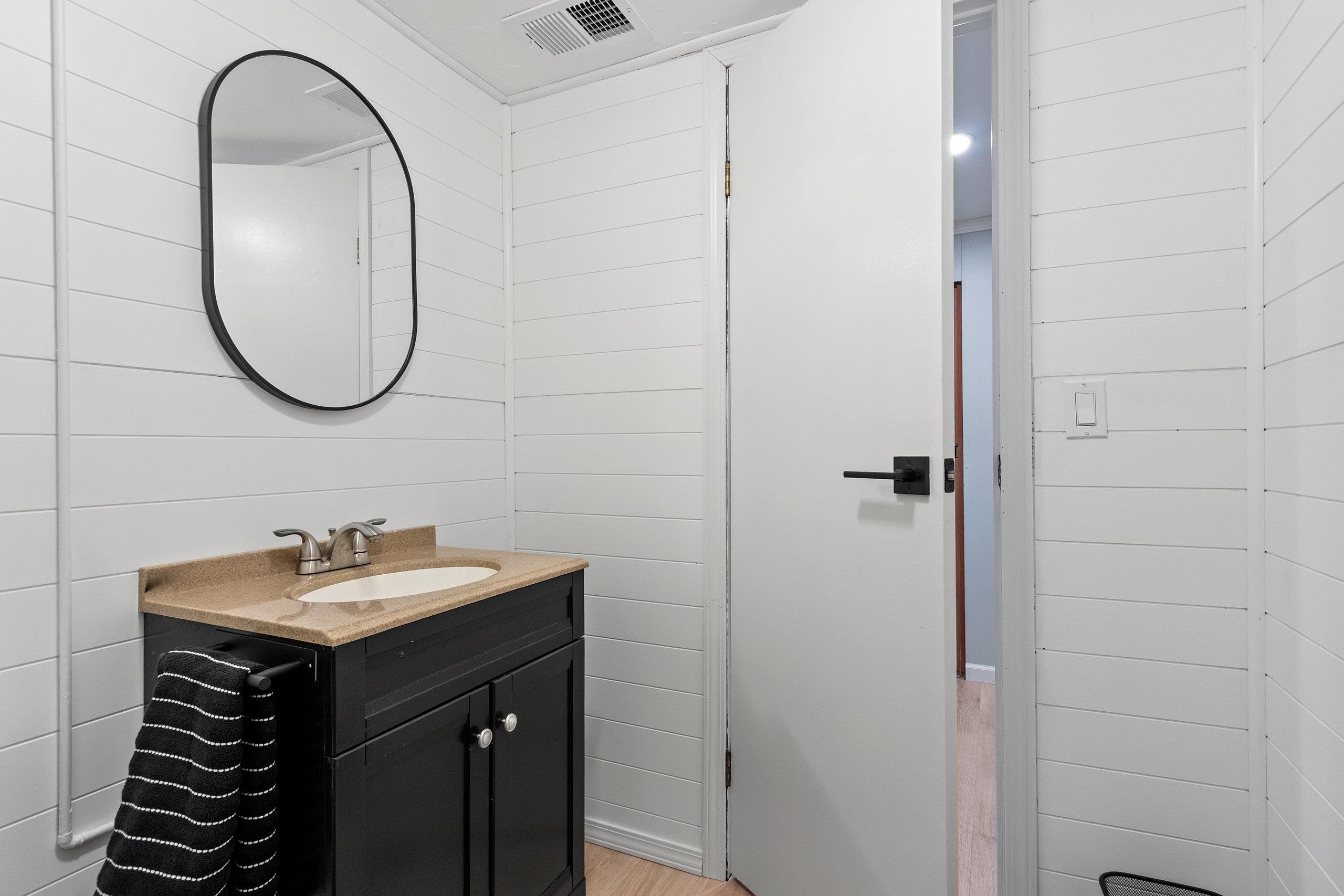 421 Memory Court Green Bay, WI 54301 - Photo 24 of 41