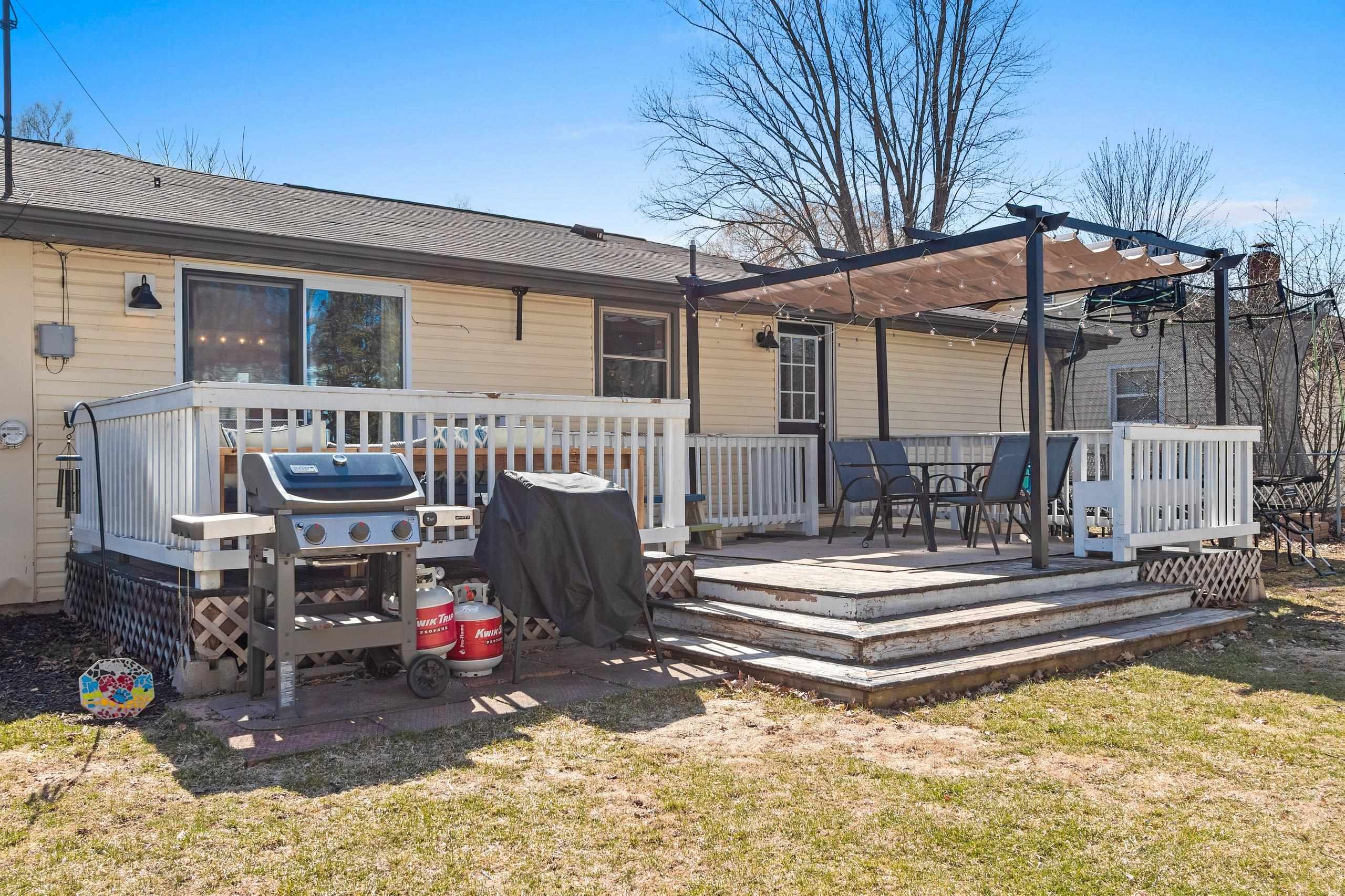 421 Memory Court Green Bay, WI 54301 - Photo 29 of 41