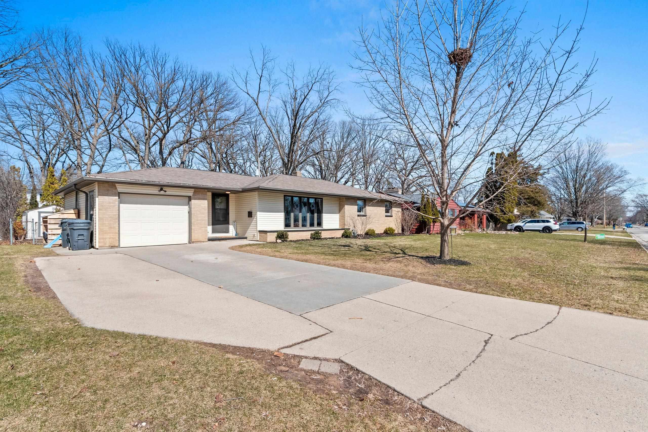 421 Memory Court Green Bay, WI 54301 - Photo 41 of 41