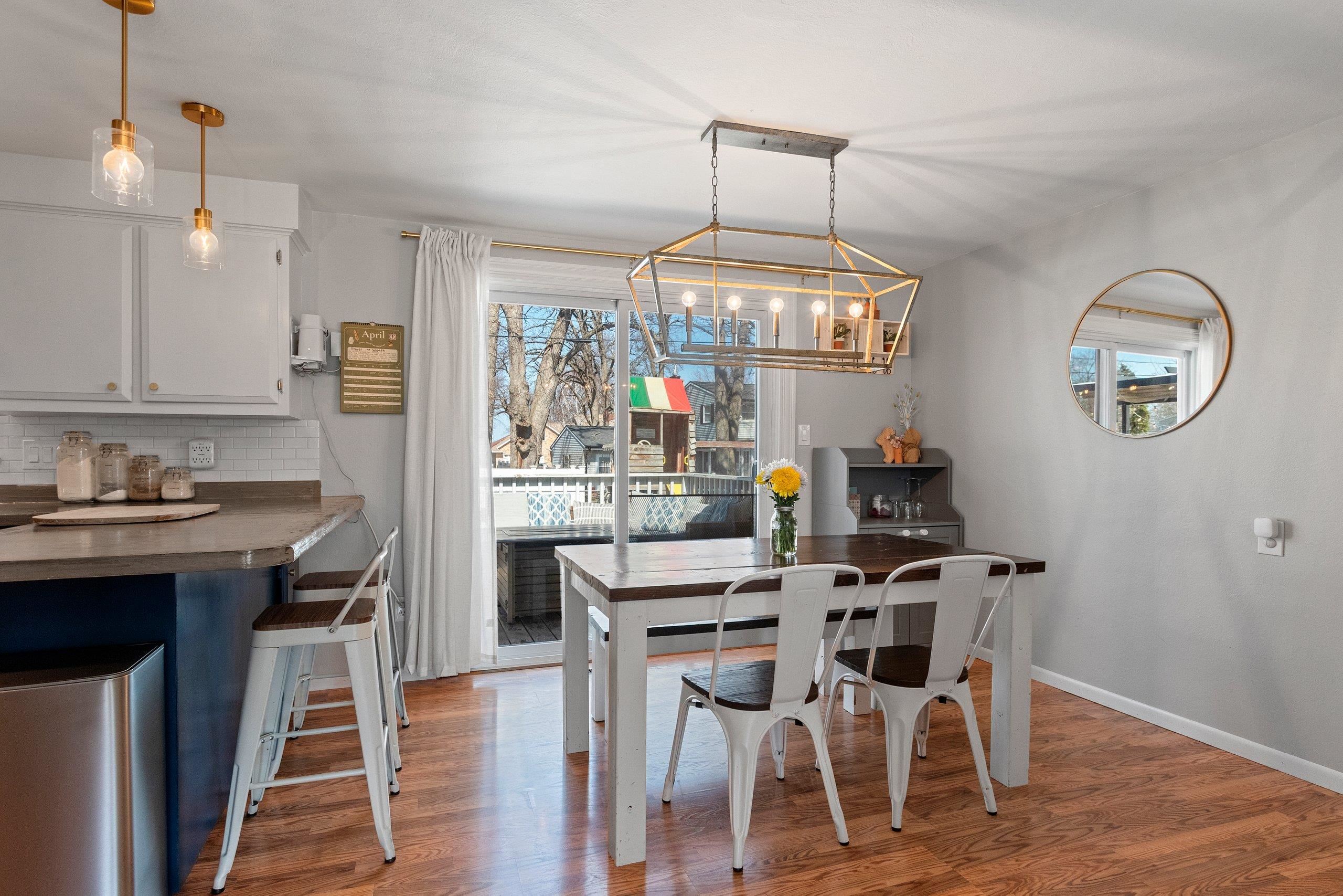 421 Memory Court Green Bay, WI 54301 - Photo 7 of 41