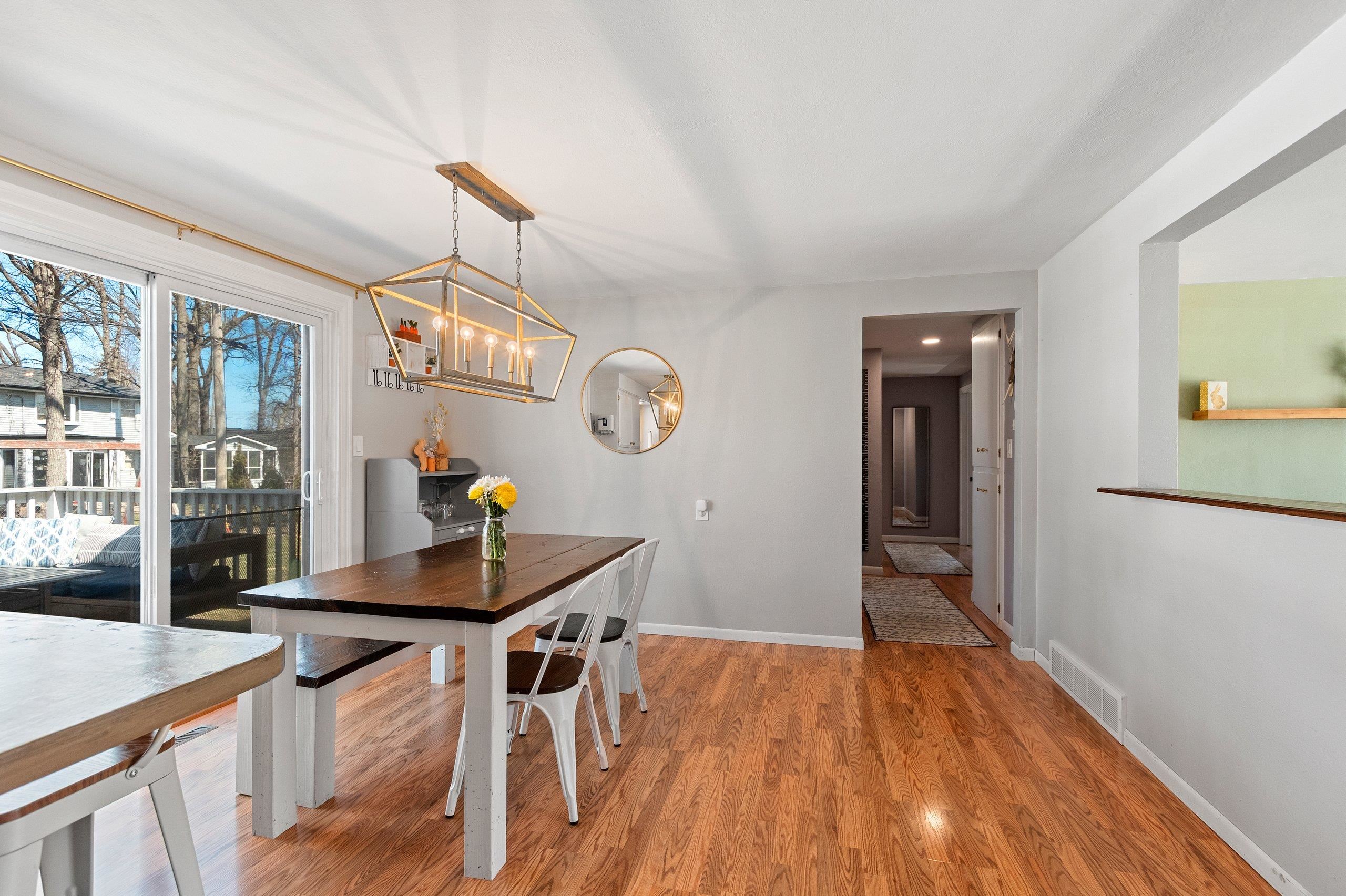 421 Memory Court Green Bay, WI 54301 - Photo 8 of 41