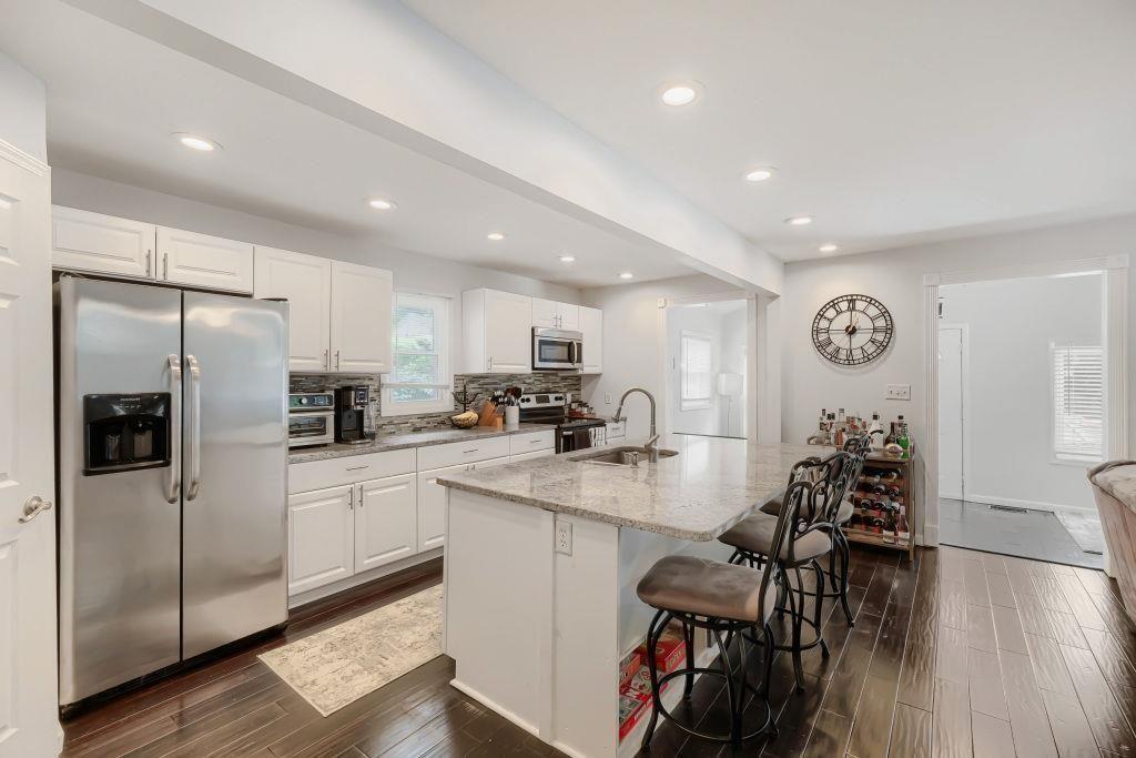 2702 White Oak Drive Decatur, GA 30032 - Photo 9 of 26