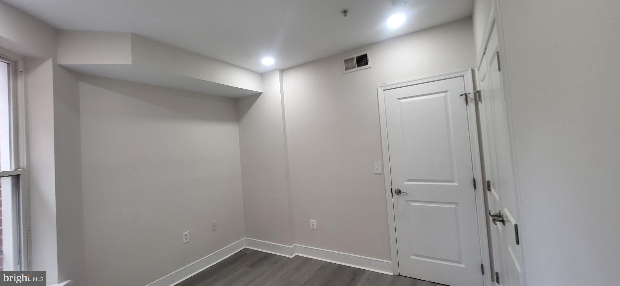 1108 Columbia Road Northwest, Unit 202 Washington, DC 20009 - Photo 12 of 19 a view of small space