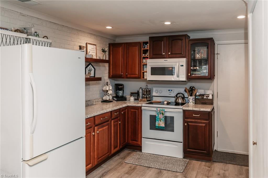 1177 Sweetbriar Road High Point, NC 27262 - Photo 27 of 50 Kitchen accessory dwelling unit