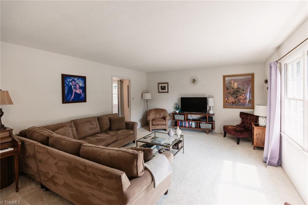 1177 Sweetbriar Road High Point, NC 27262 - Photo 4 of 50 Great Room