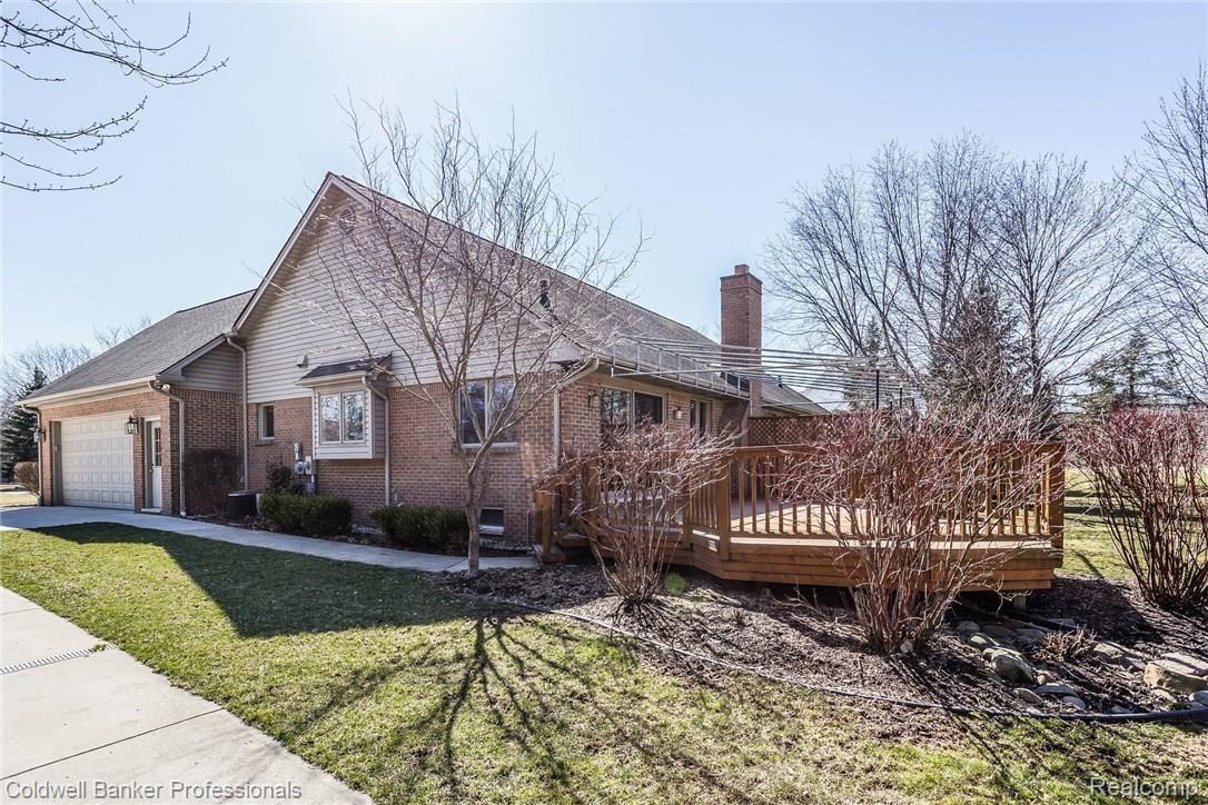 836 Shortridge Avenue Rochester, MI 48307 - Photo 45 of 51 047-Side_View-3870885-medium.jpg