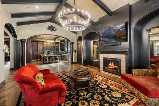 $5,000,000 | 15 Estancia Place, The Woodlands, TX 77389