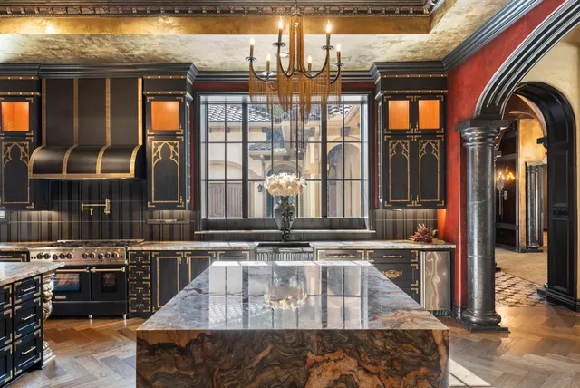 $5,000,000 | 15 Estancia Place, The Woodlands, TX 77389