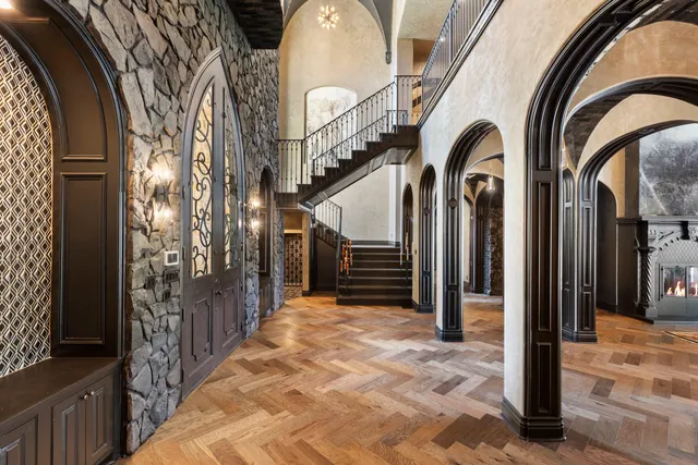 $5,000,000 | 15 Estancia Place, The Woodlands, TX 77389