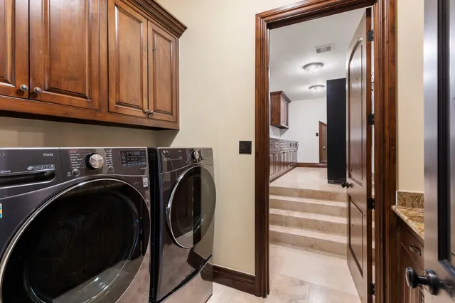 $5,000,000 | 15 Estancia Place, The Woodlands, TX 77389