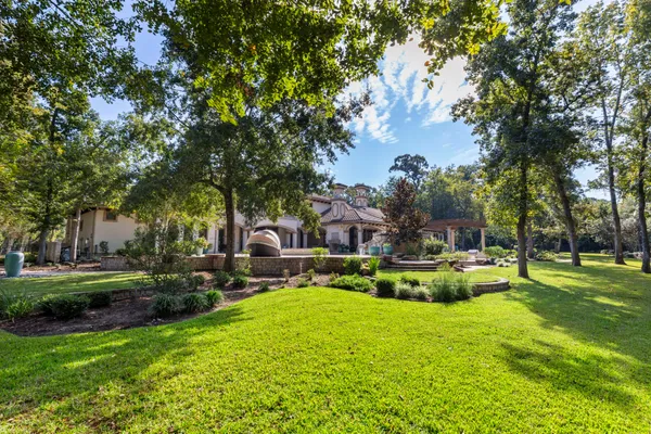 $5,000,000 | 15 Estancia Place, The Woodlands, TX 77389