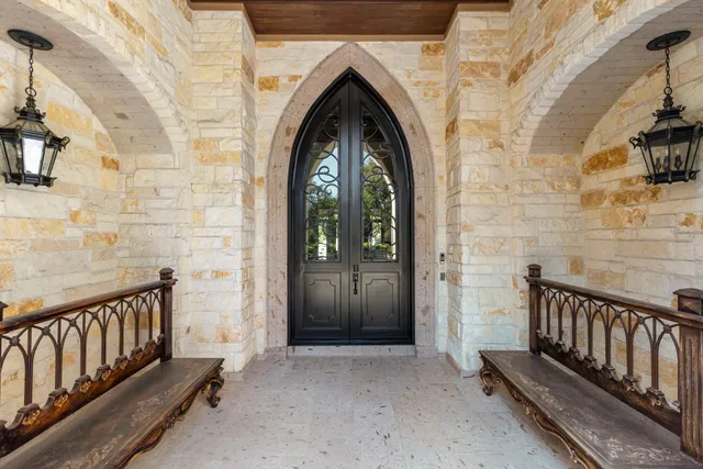 $5,000,000 | 15 Estancia Place, The Woodlands, TX 77389