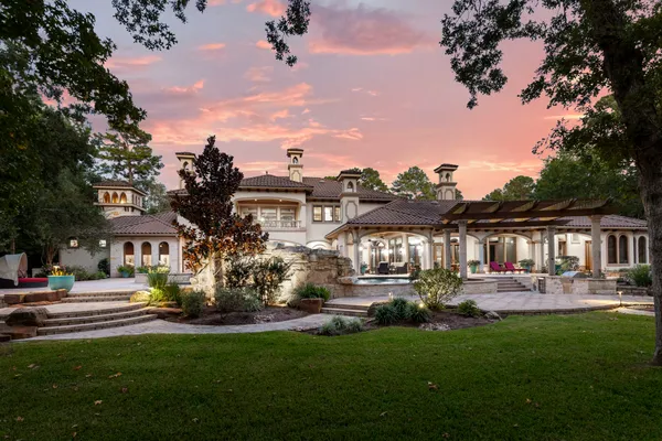 $5,000,000 | 15 Estancia Place, The Woodlands, TX 77389