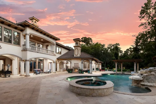 $5,000,000 | 15 Estancia Place, The Woodlands, TX 77389