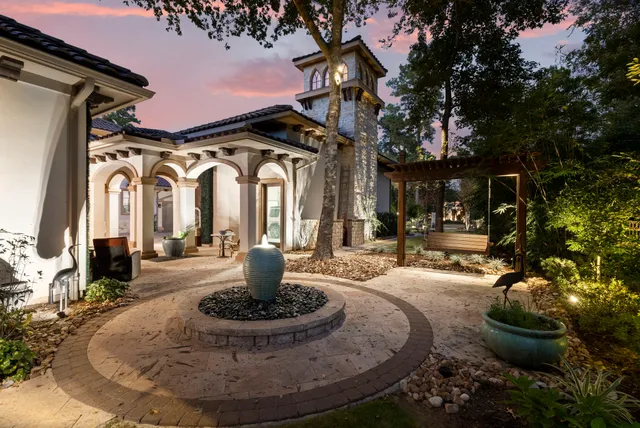 $5,000,000 | 15 Estancia Place, The Woodlands, TX 77389