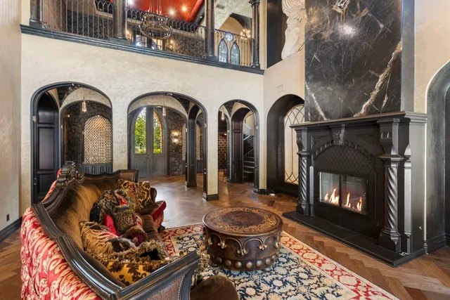 $5,000,000 | 15 Estancia Place, The Woodlands, TX 77389