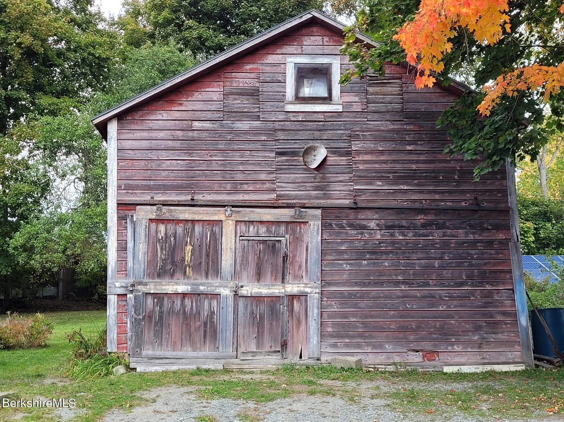 6 Middle Road Clarksburg, MA 01247 - Photo 15 of 17 Barn