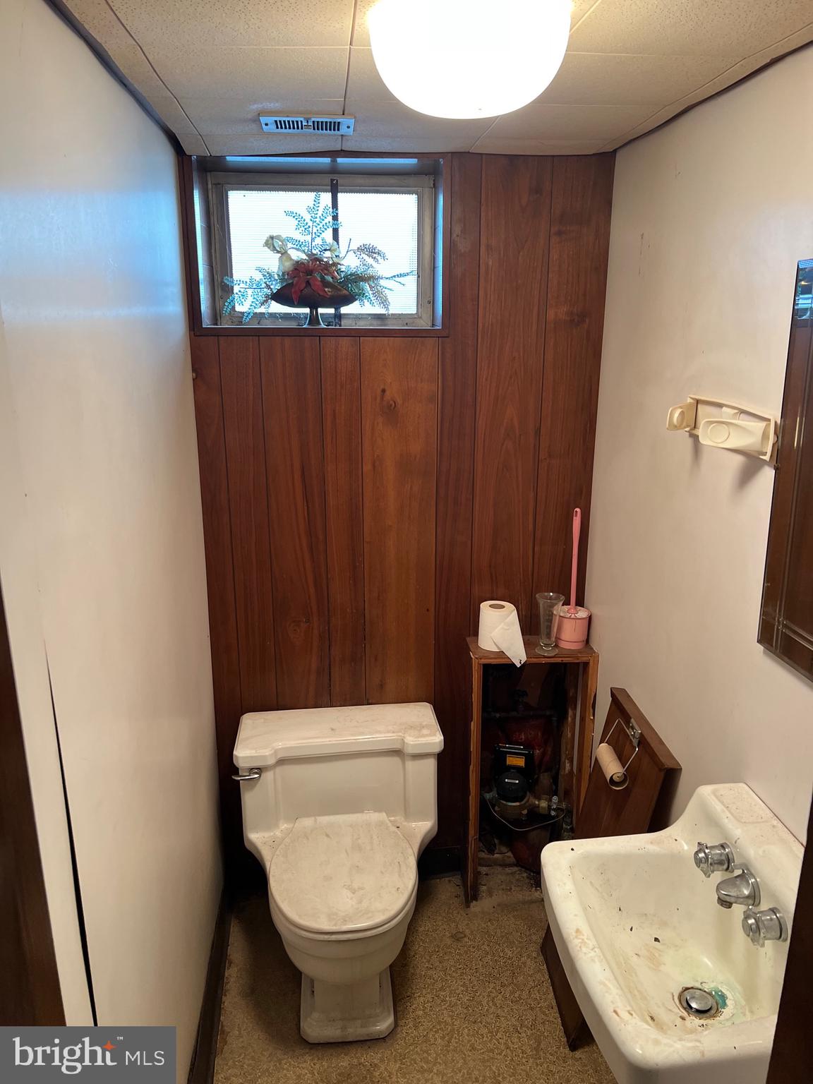 11000 Knights Road Philadelphia, PA 19154 - Photo 36 of 46 Office half bathroom