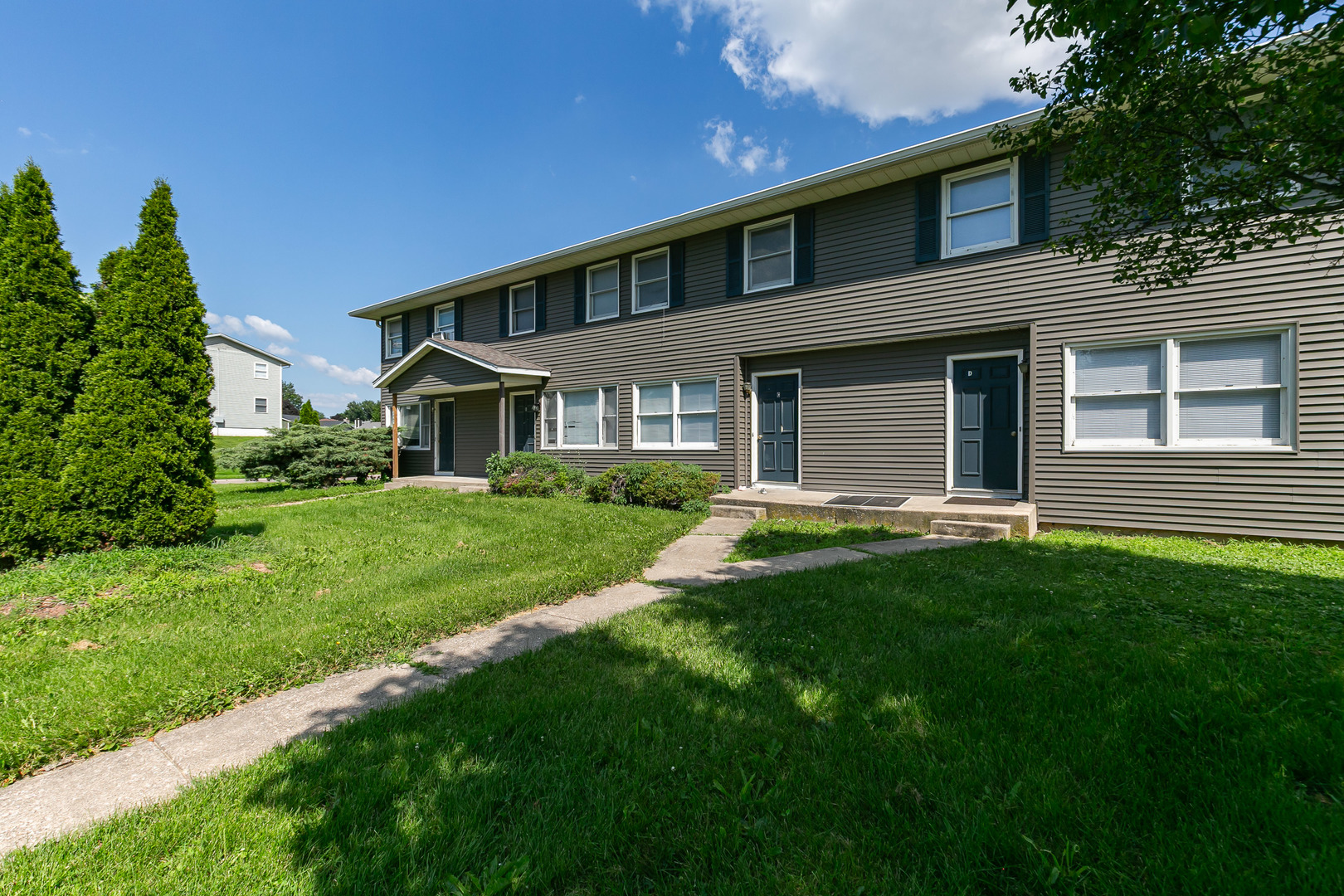 3367 Hillandale Road Davenport, IA 52806 - Photo 3 of 26